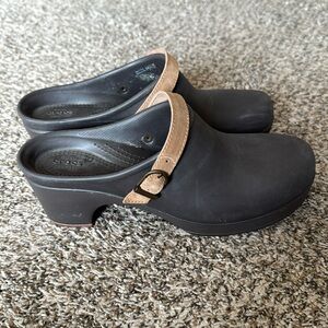Crocs Women’s 10‎ Sarah Slip On Dual Comfort Heeled Clogs Brown